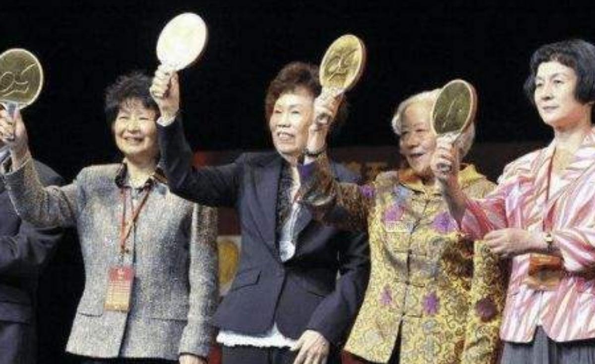 60年代女乒世界冠军，晚年主动搬进养老院，在除夕夜孤独离世