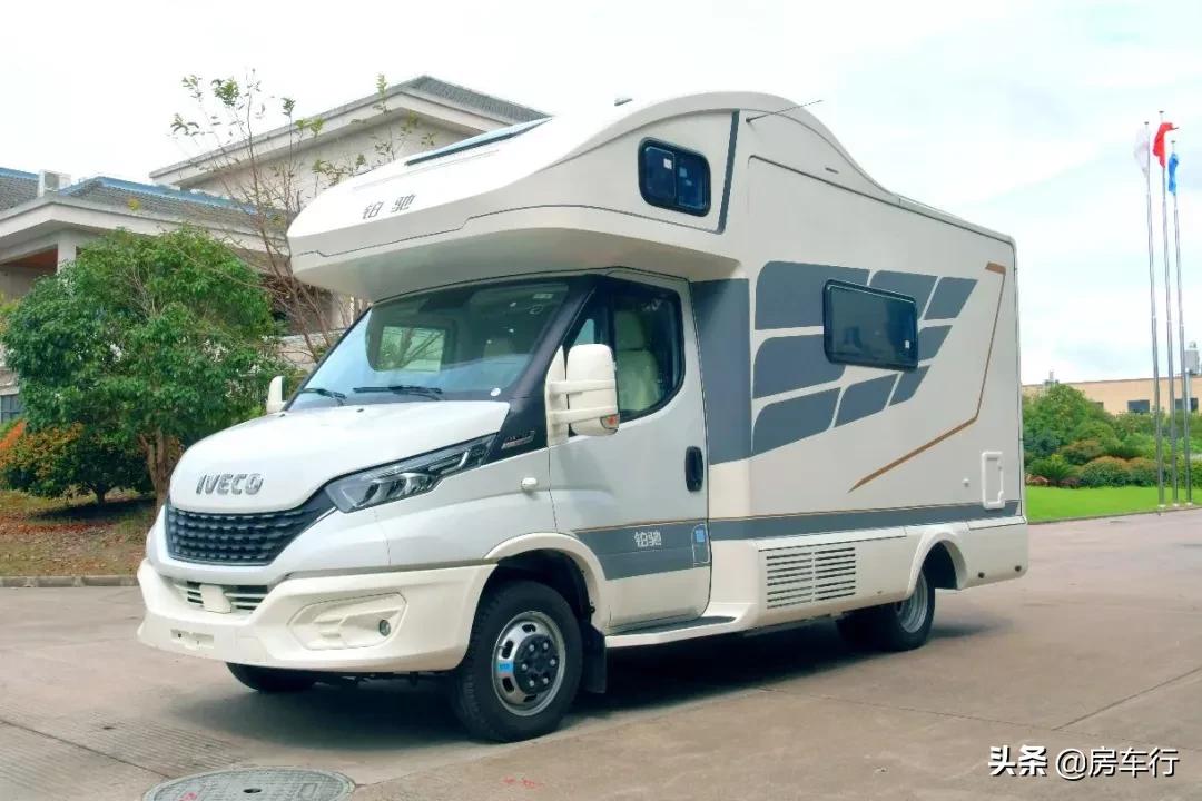 最新款进口顶级依维柯b型房车,依维柯房车推荐10万到20万之间7座