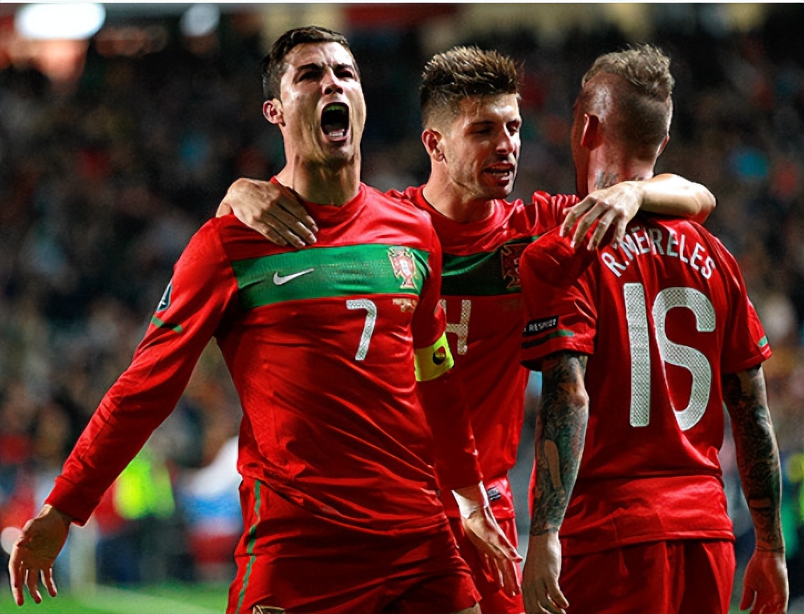 世界杯4支热门三线均衡，夺冠球队前场美如画，法国荷兰后防最强