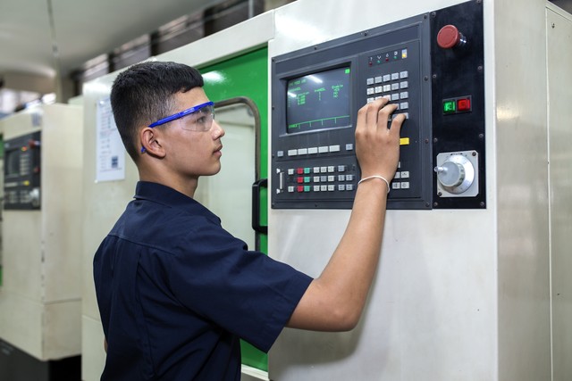 cnc编程入门自学视频教程,cnc编程培训班大概多少钱