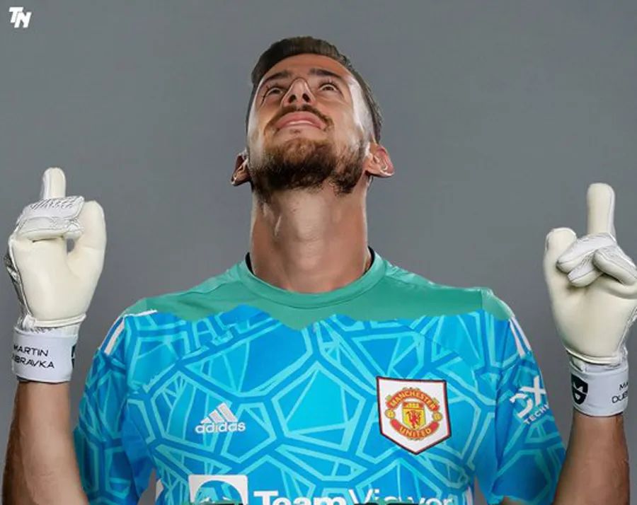 曼联斥资1.05亿签新中锋,曼联1亿元签约皇马