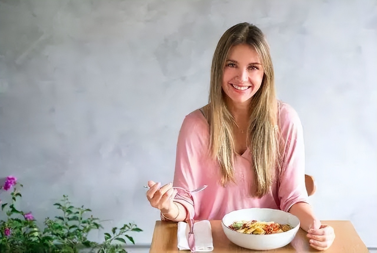 一饿就心慌手抖是什么原因引起的,一饿就心慌手抖是什么原因