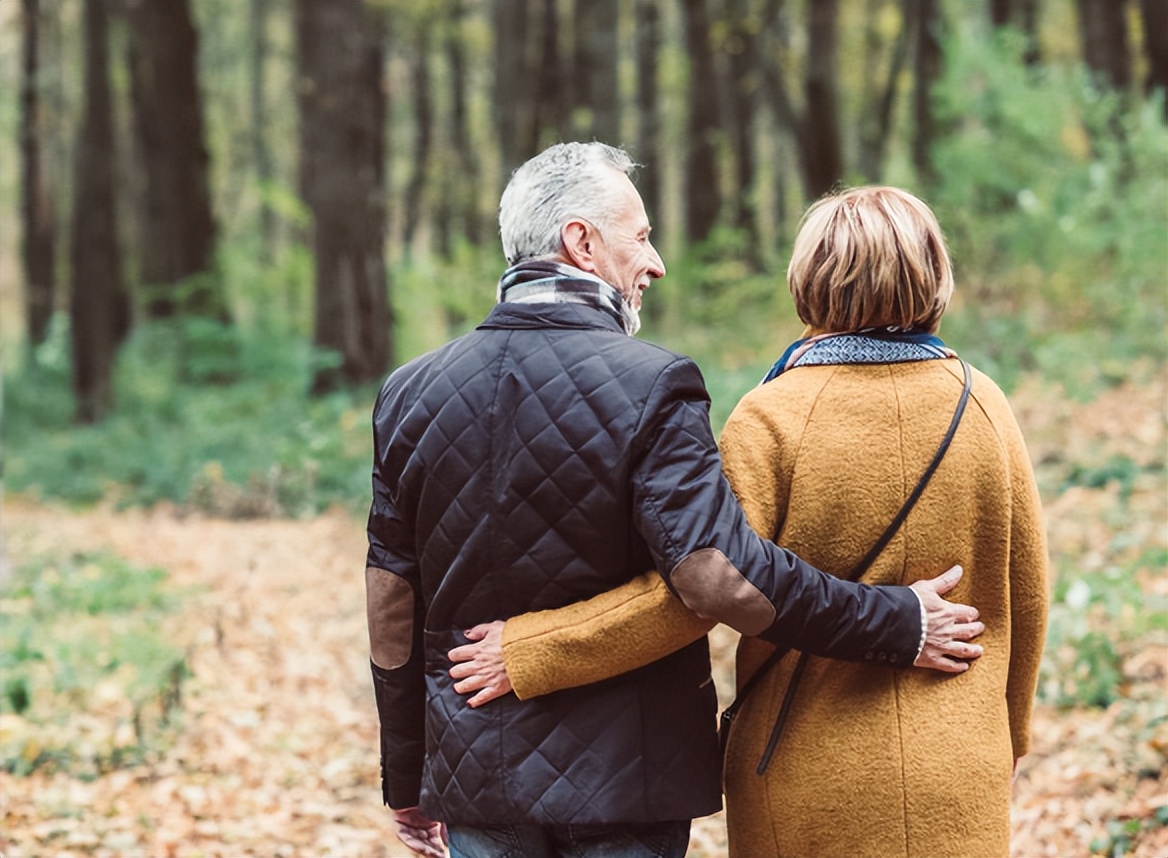 一把年纪，还老不正经？老年人的性与爱，为何无处安放