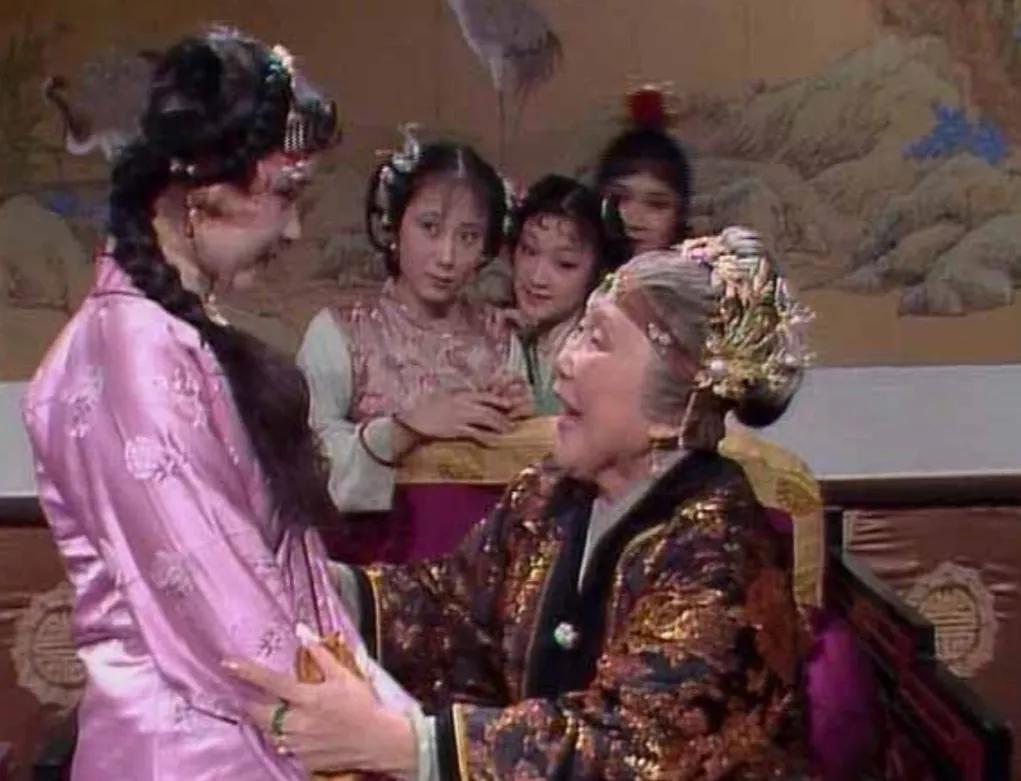 红楼梦中有薛宝琴吗,红楼梦薛宝琴在雪地里的画面