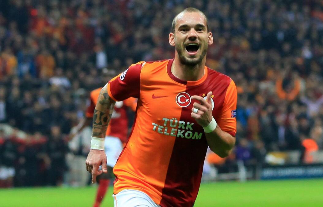 斯内德世界杯决赛两次直塞,跟斯内德同时期的荷兰前腰