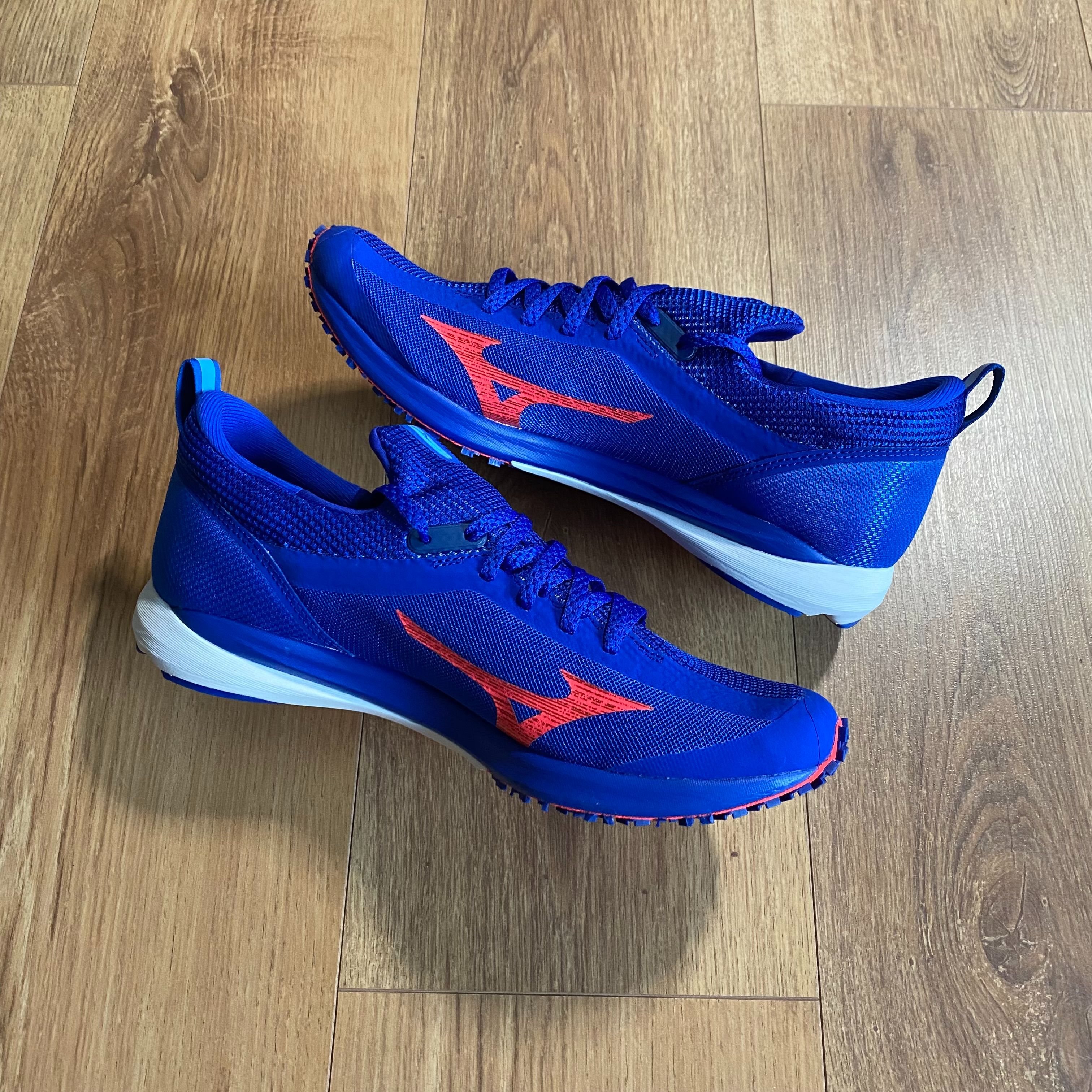 可能是我买的最后一双薄底跑鞋，Mizunowaveduel2