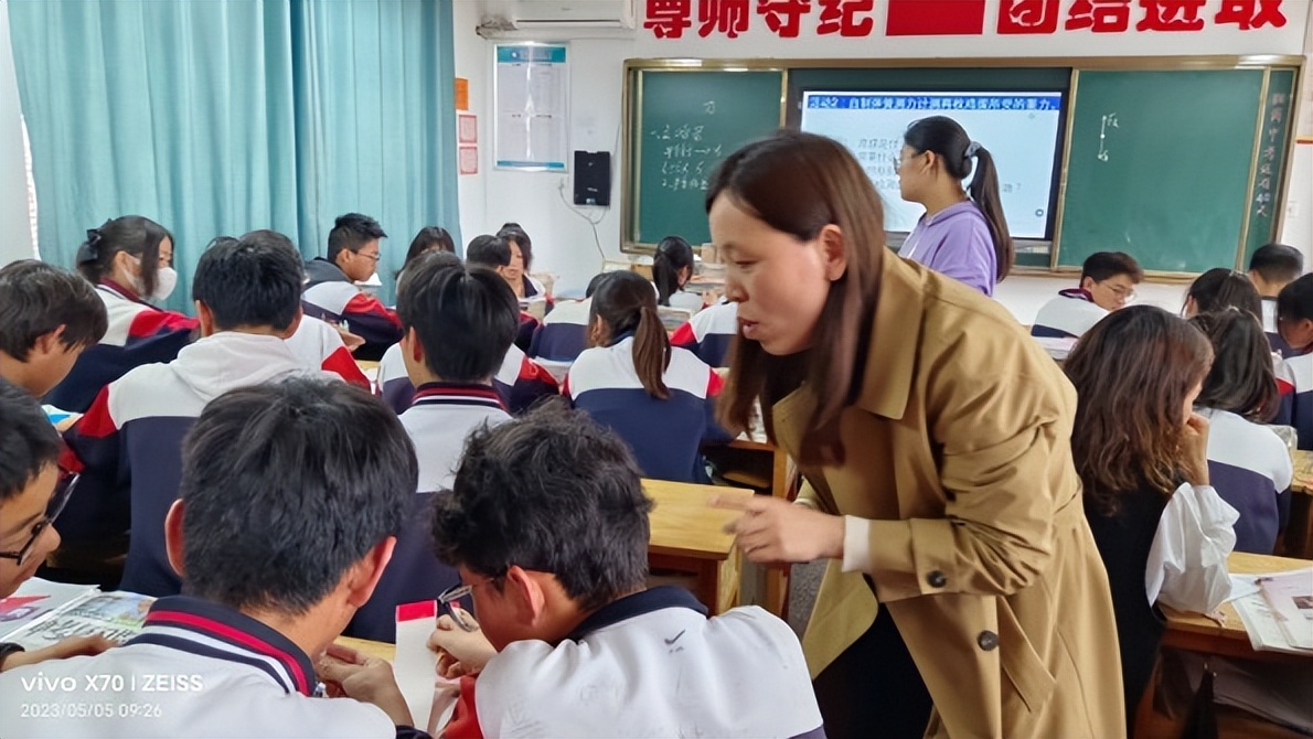 江苏淮安涟水县灰墩中学：精准把握专题复习展示生动课堂风采