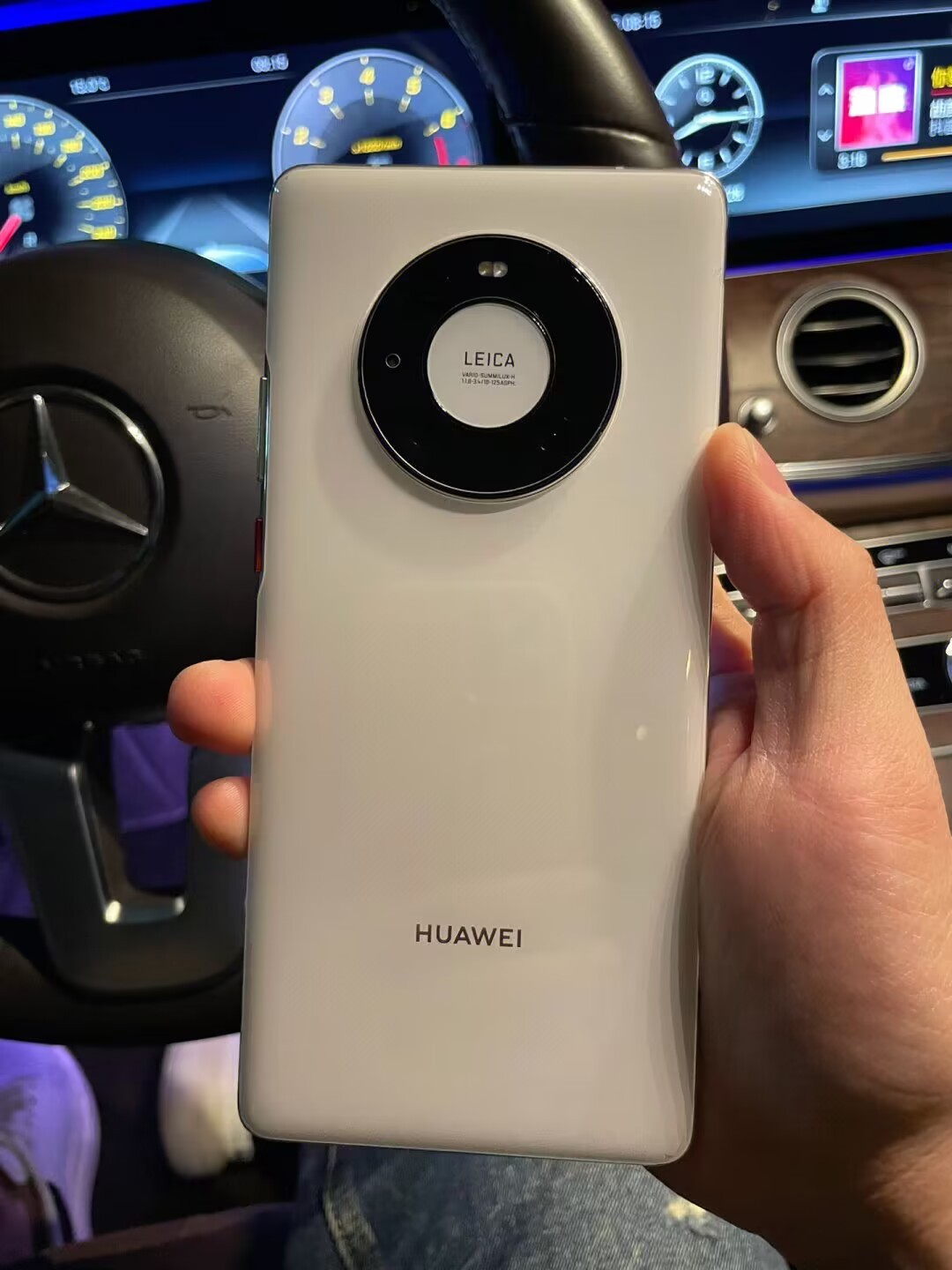 从苹果换到华为mate40pro的感受,果粉换华为mate40pro后期感受