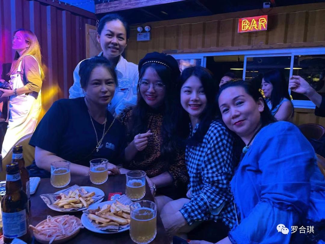 罗合琪：我在深圳的摇滚主题酒吧找到了归属感