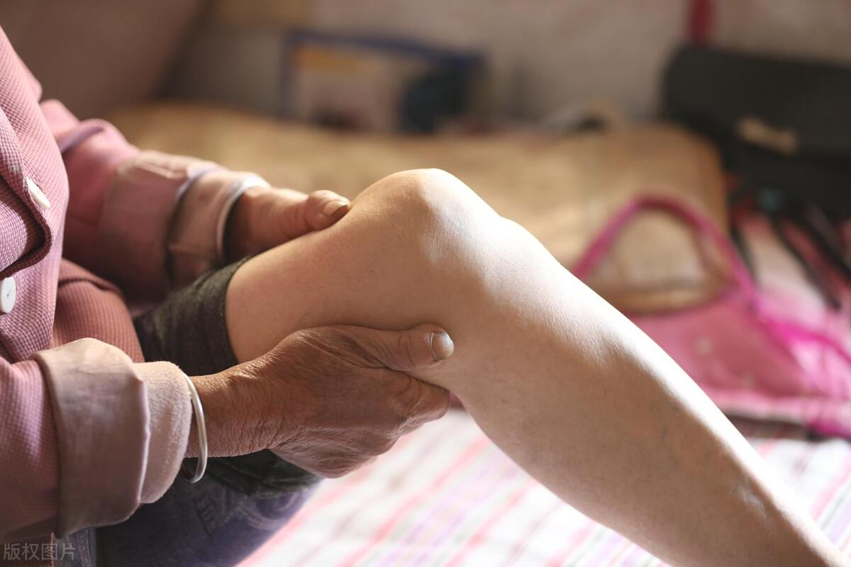 痛风出现的原因及缓解方法,这5种食物极易诱发痛风