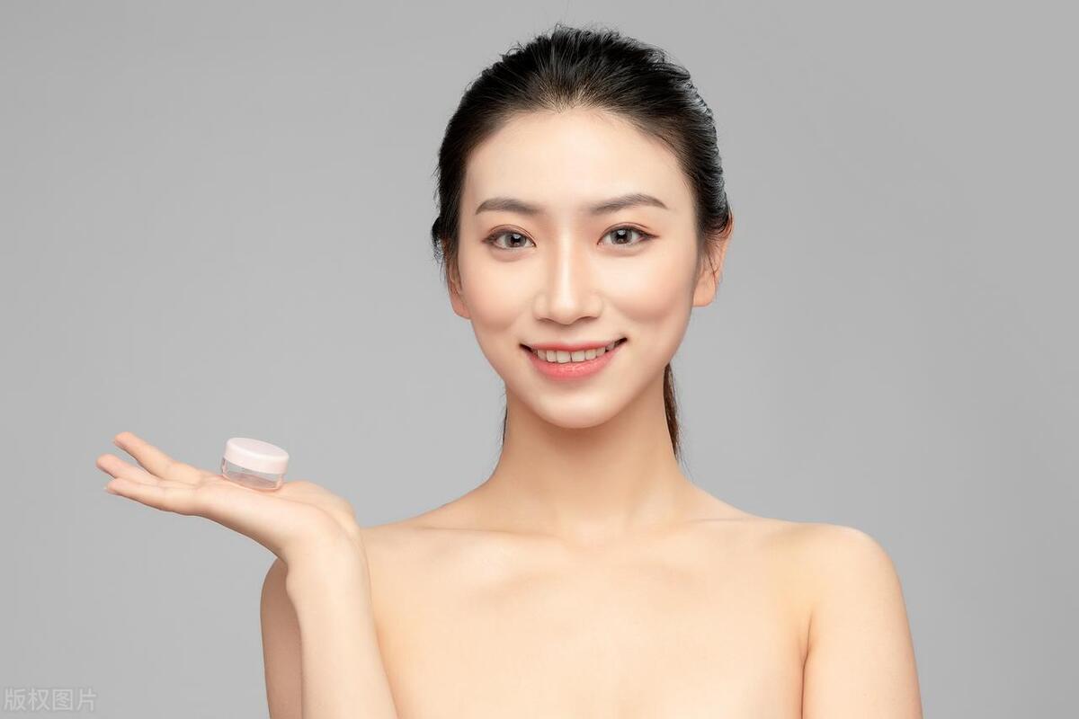 雅诗兰黛抗皱滋润面霜哪款好用,抗皱面霜排行榜前十名雅诗兰黛