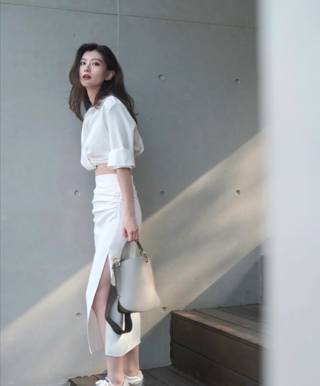 小麦色适合的高级穿衣搭配,你穿衣是老气还是优雅