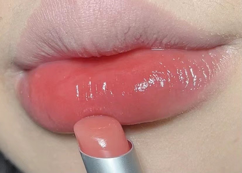 不爱化妆、涂口红的女人：5支有颜色的唇膏，涂上滋润又显气色