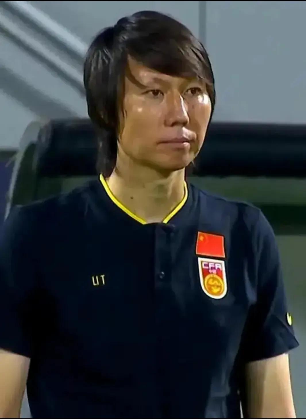 十四亿人怎么挑不出十一个人去踢球呢?网友:国足的水好深啊