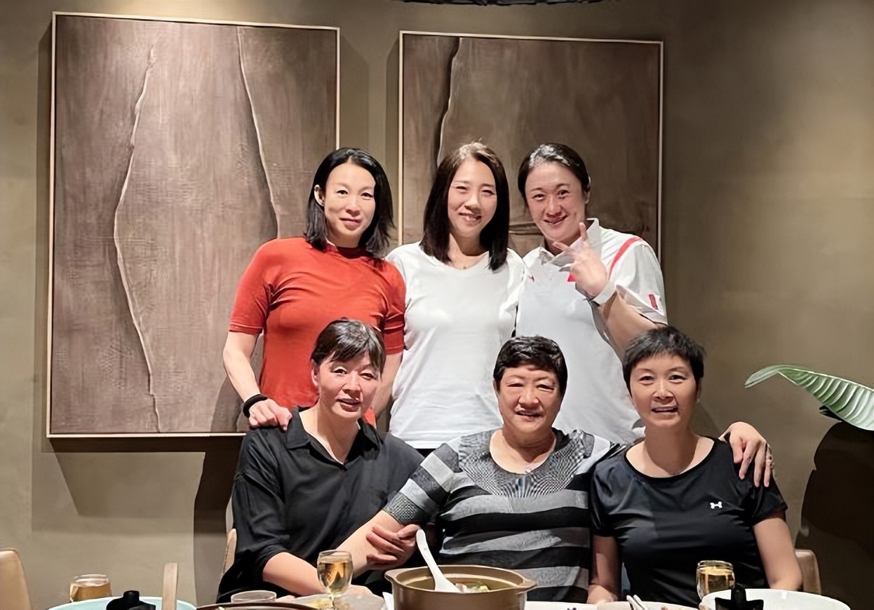 辽宁女排四朵金花,中国女排四人队长同时上阵