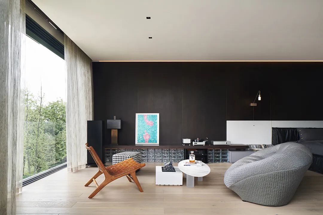 4个设计师设计办公台布局,设计师最佳农村房屋设计