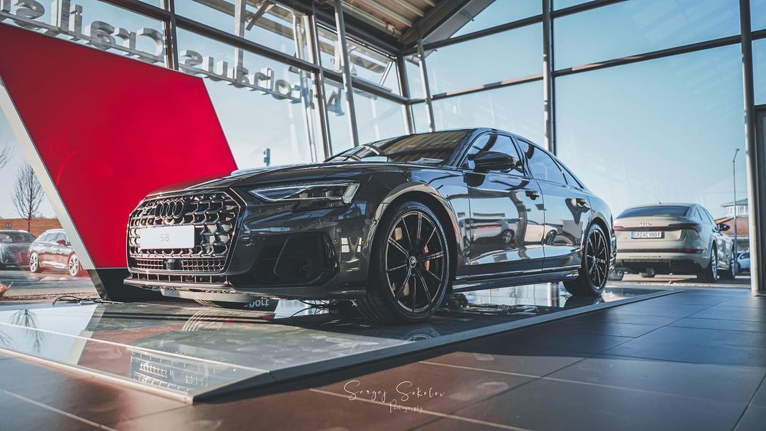 奥迪s8顶级豪华版,奥迪s82022款