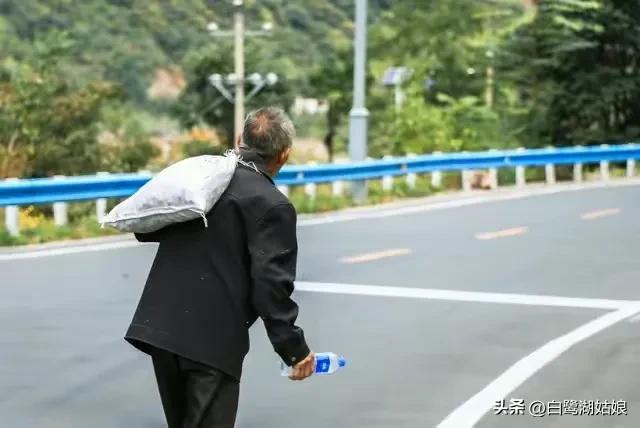 只有两个女儿的家庭老了很孤单,只有一个女儿养老也成问题