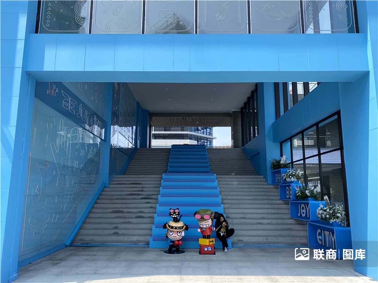 “鸽王”、潮玩街区…实探杭州近期新开的三个商场