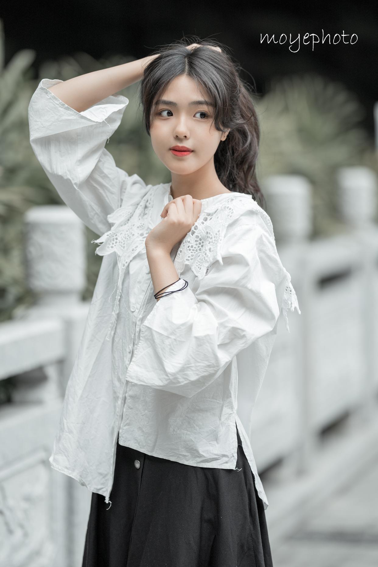 10秒教你学会摆拍再也不用剪刀手,16个摆拍动作告别剪刀手