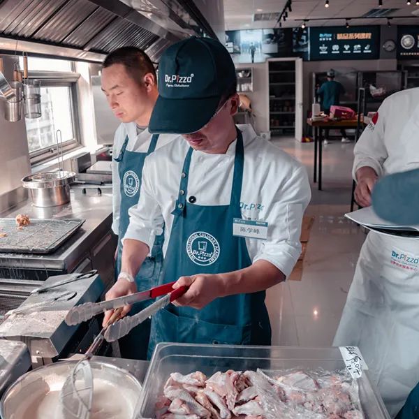 5种方法教你做出最美味炸鸡视频,如何做超级美味的炸鸡