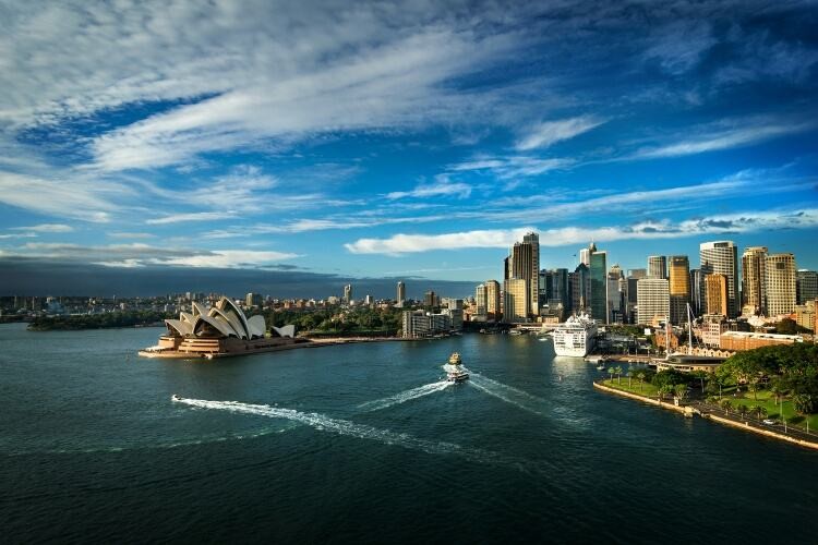 花三千万买澳洲航母,航母拆解全过程