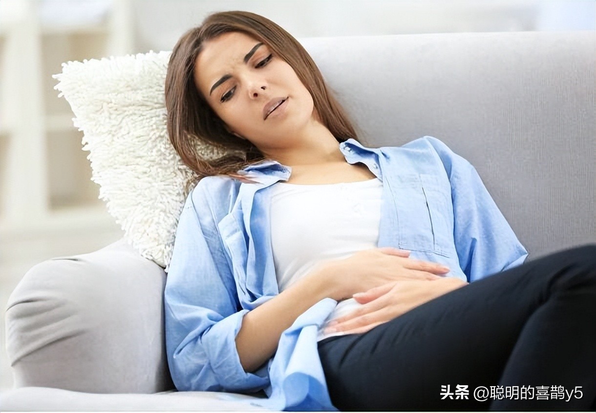 月经走了一周多又有出血怎么回事,月经走了一周又出血了怎么回事