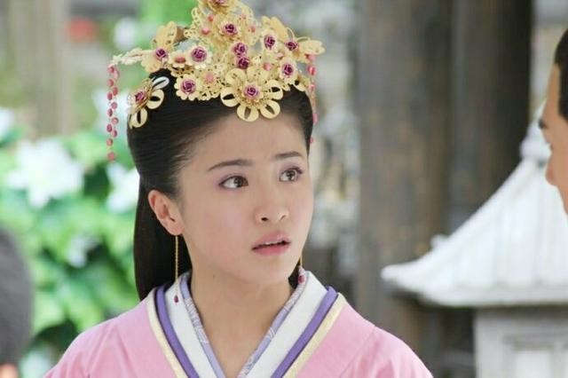 整容整毁的女明星对比照,整容失败女明星今昔对比