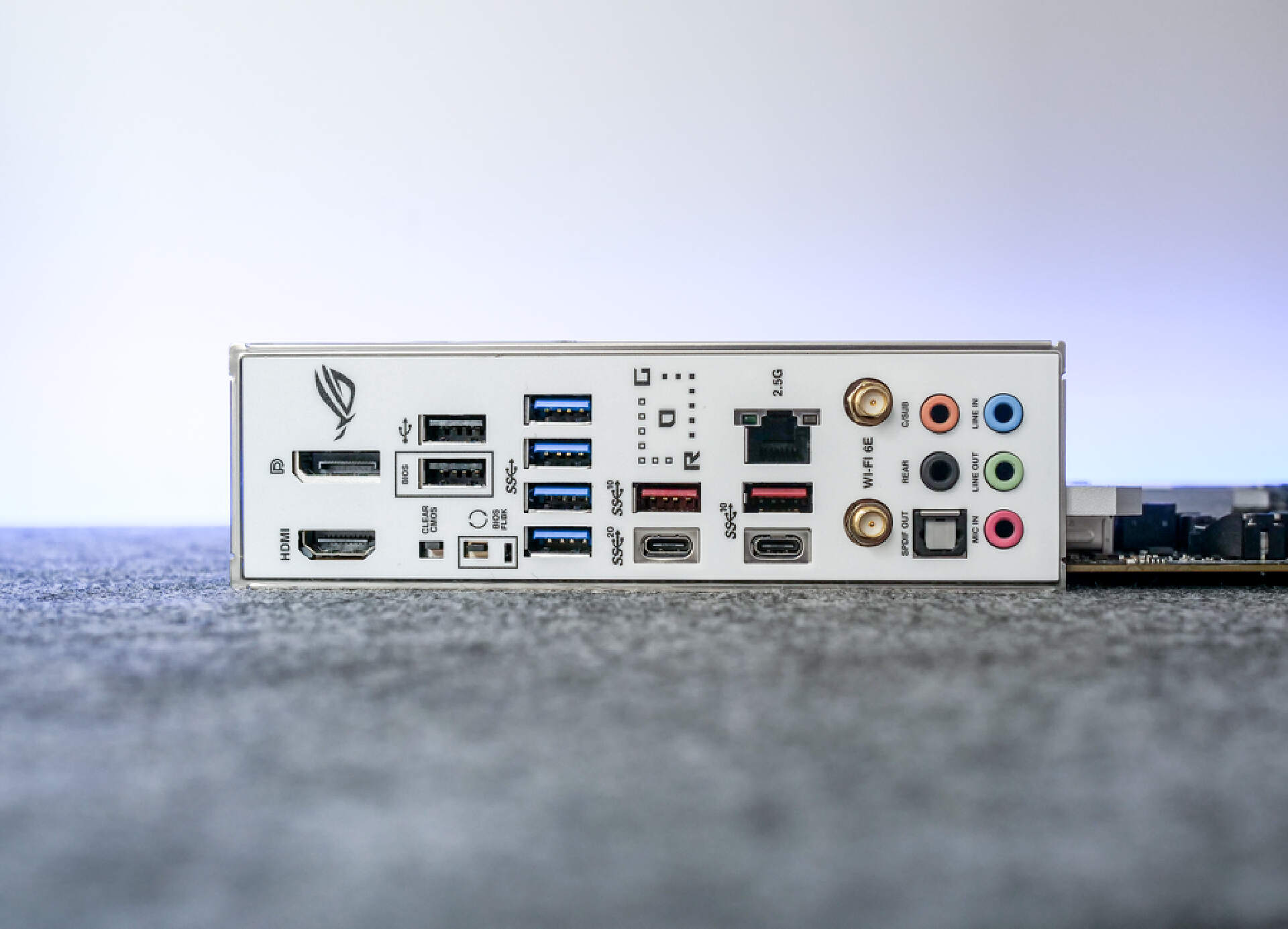 华硕gt502机箱教学,华硕tuf502弹药库机箱装机视频