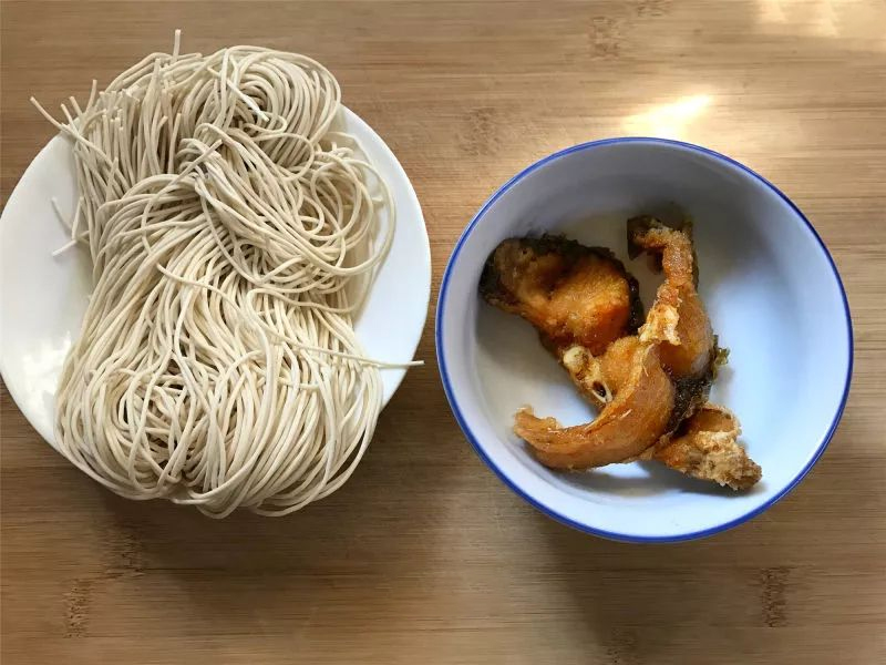 草鱼焖鱼家常做法,酥焖草鱼怎么做好吃