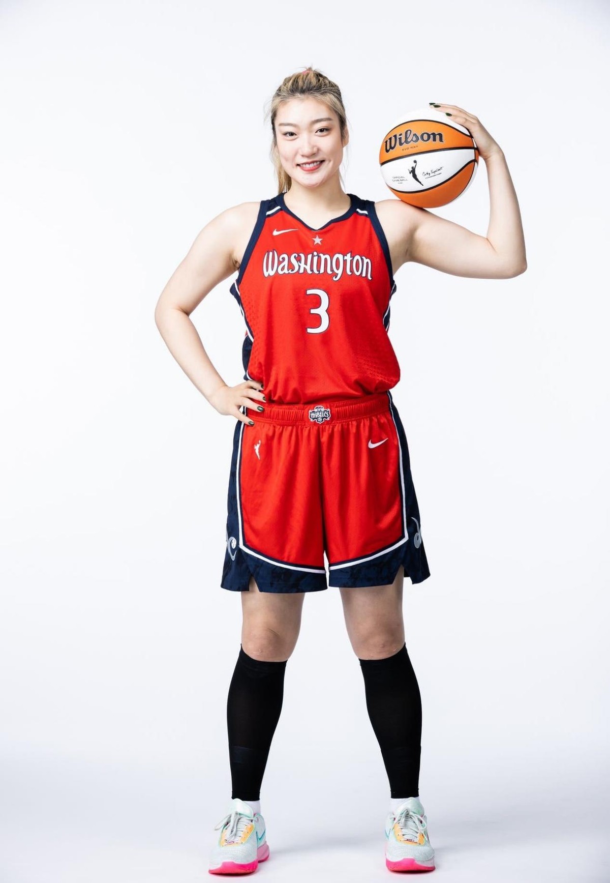 李梦最新照片,李梦戎装视频