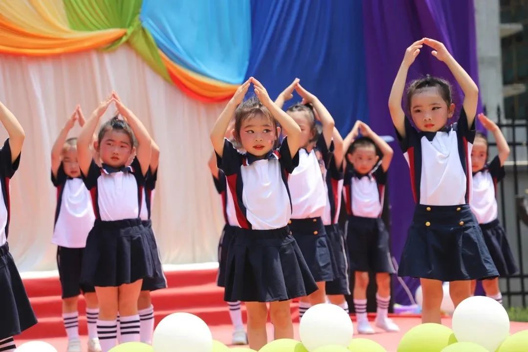 桐梓县学校六一儿童节,萌娃欢乐多幼儿舞蹈