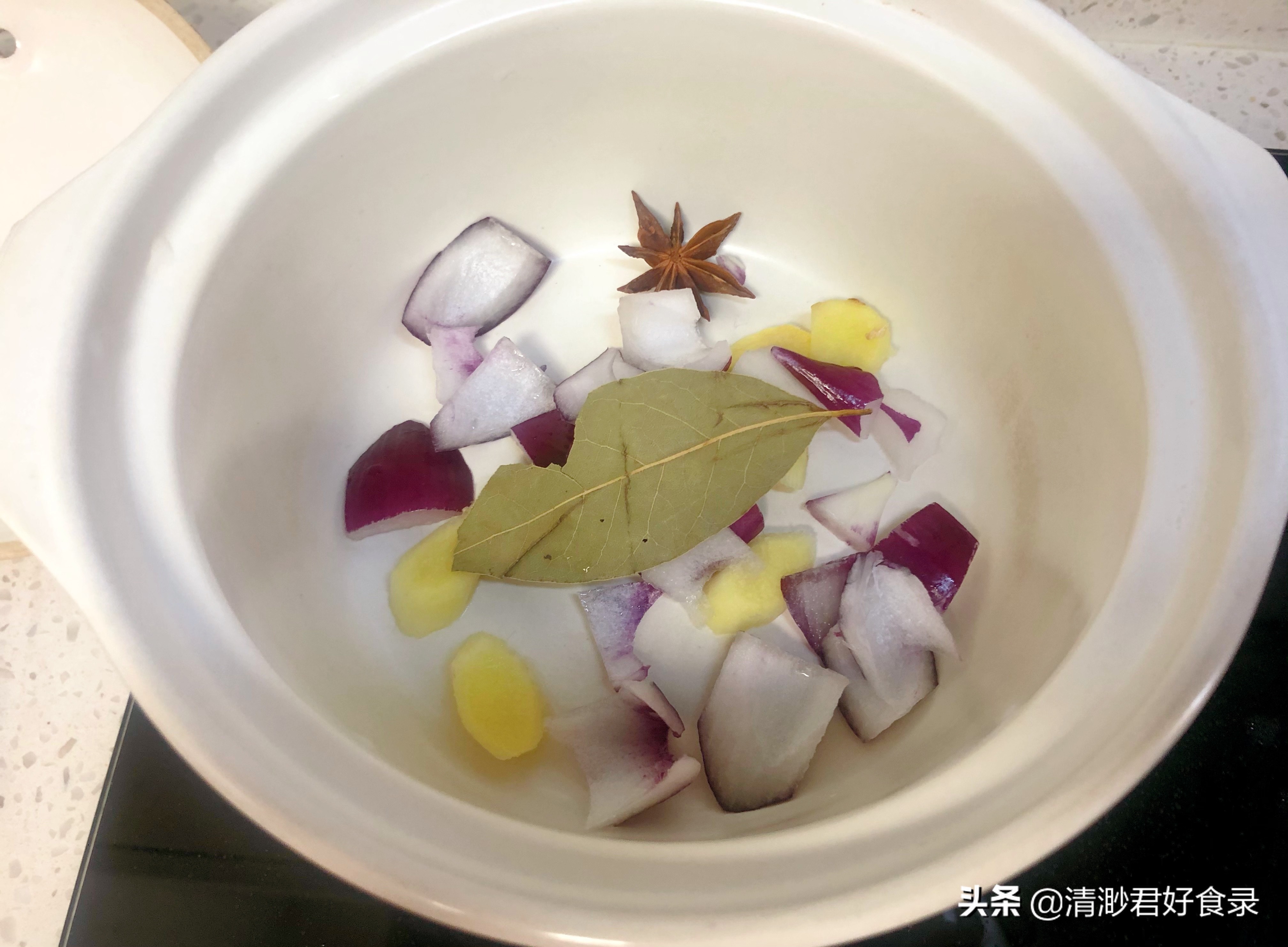 82岁奶奶用“长寿豆”炖猪蹄，教我不要乱加调料，吃一次忘不了