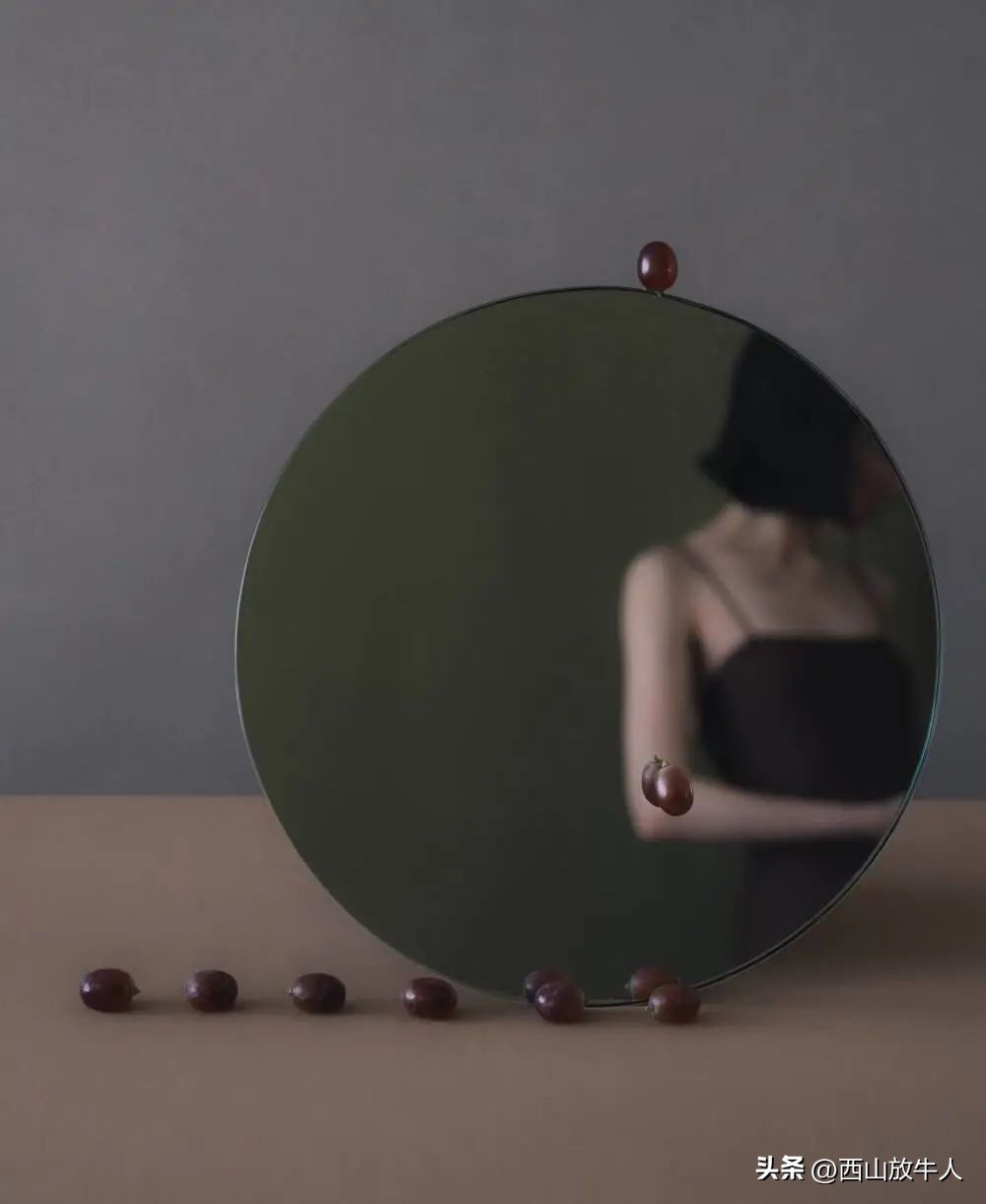 指尖：镜与影‖散文