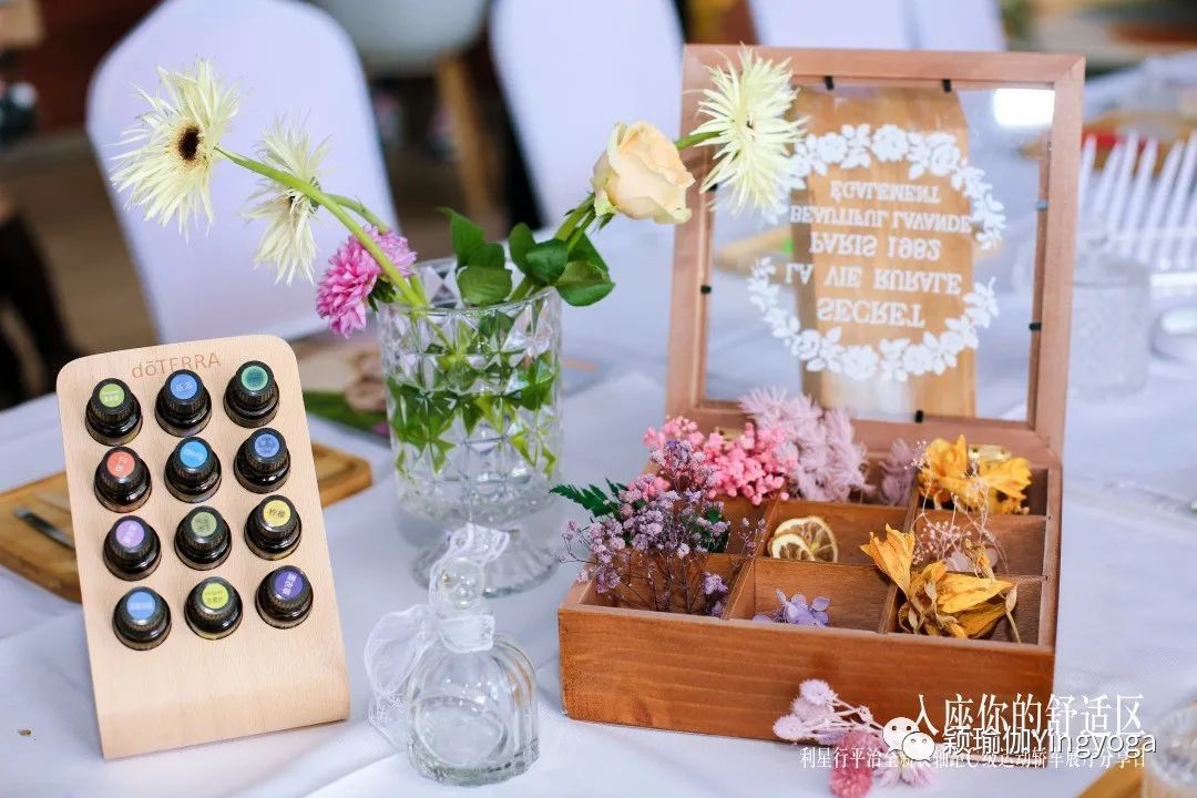 瑜伽球练瑜伽,球瑜伽简单伸展