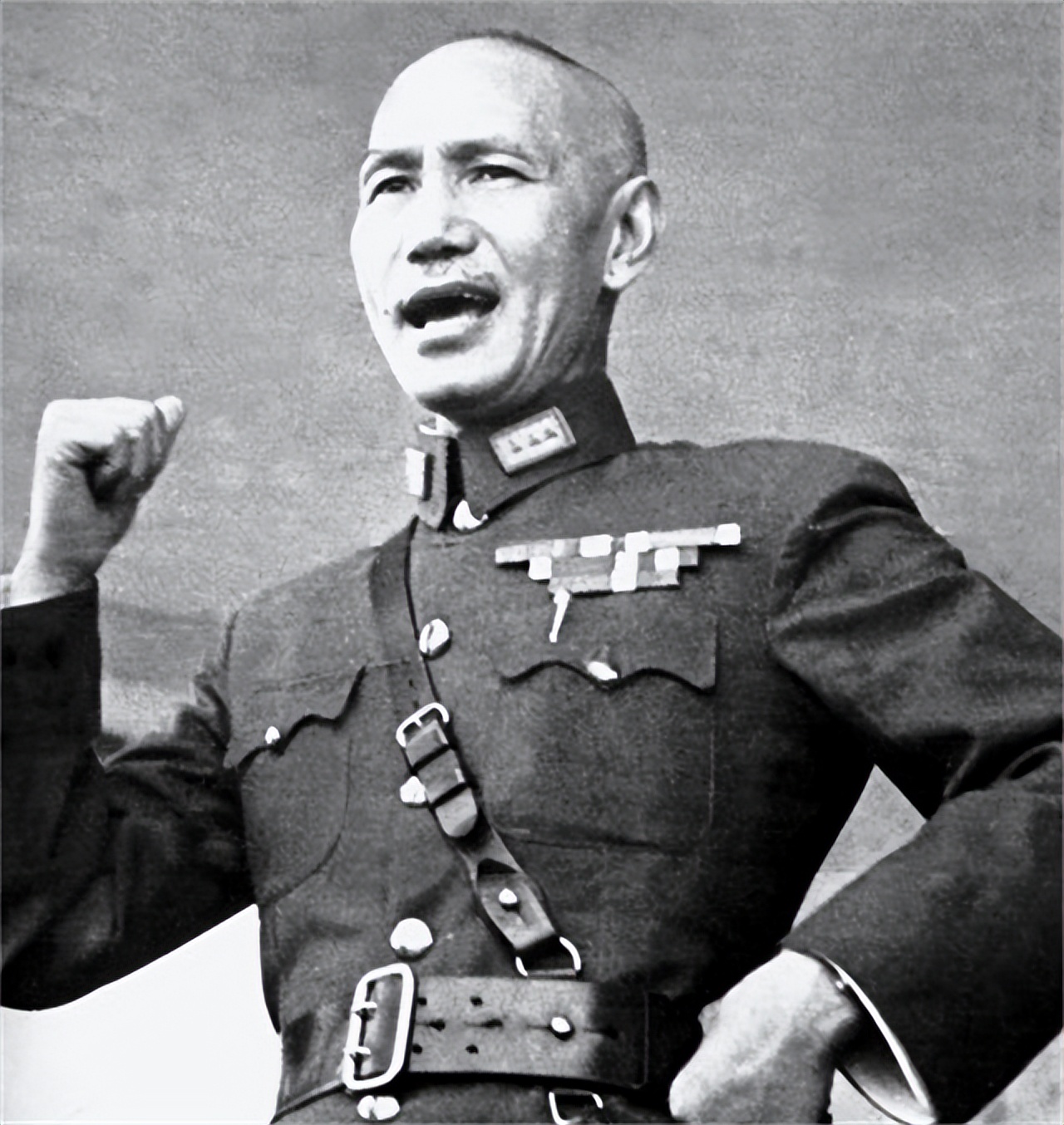 他指挥过5位元帅和6名大将,晚年悔恨:若不犯错,我就是元帅之首