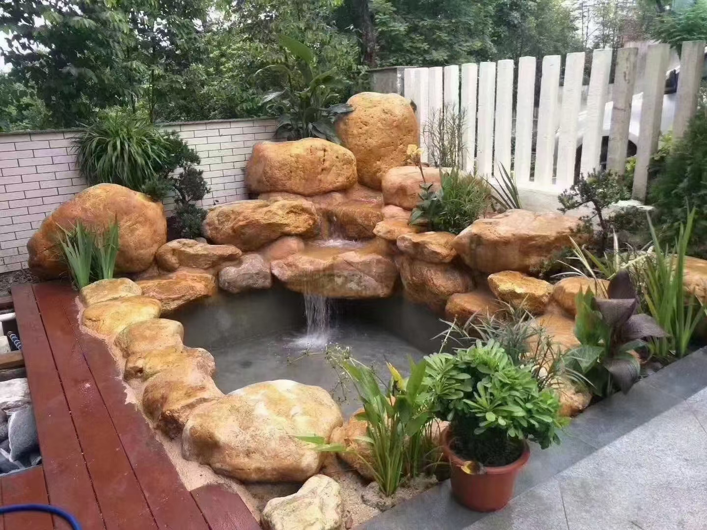 黄蜡石原石产地,黄蜡石在什么地方有卖