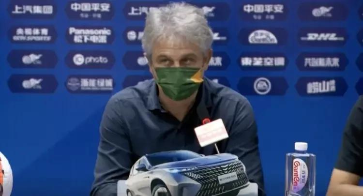 国足必须打好翻身仗，主教练在哪里，咱得好好白话白话