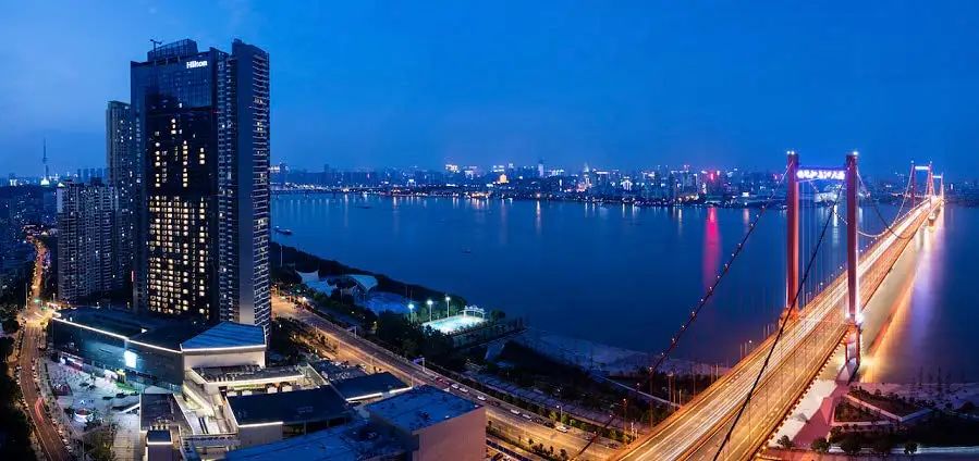 高性价比酒店推荐世茂希尔顿酒店,武汉市度假酒店推荐