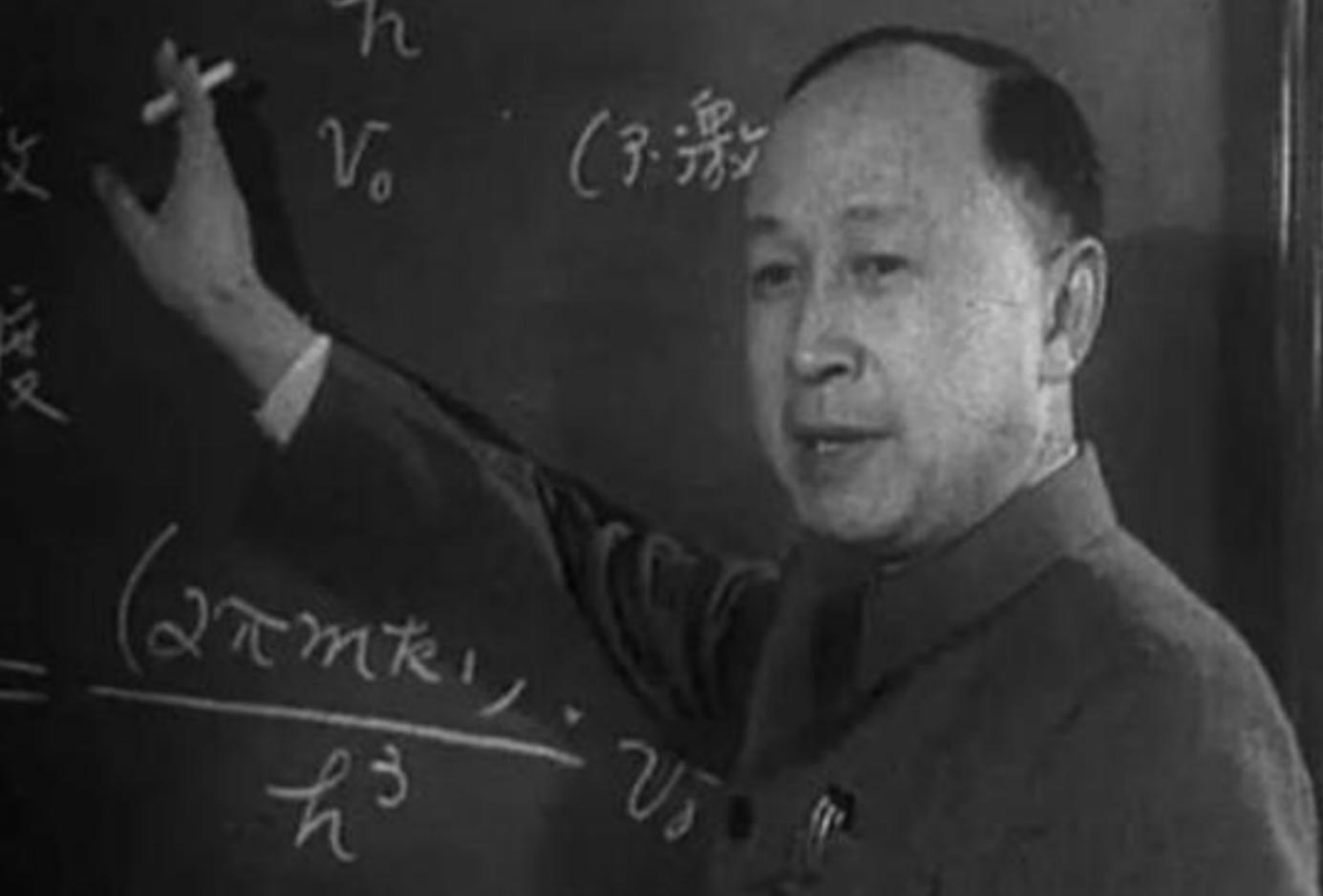 1955年钱学森回国，毛*东泽**紧握他的手：听说美国人把你当五个师呢