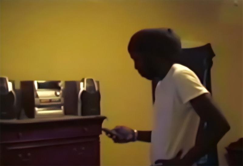 2006年，美国黑人小伙喜中3000万彩票，3年后尸体在水泥中被发现