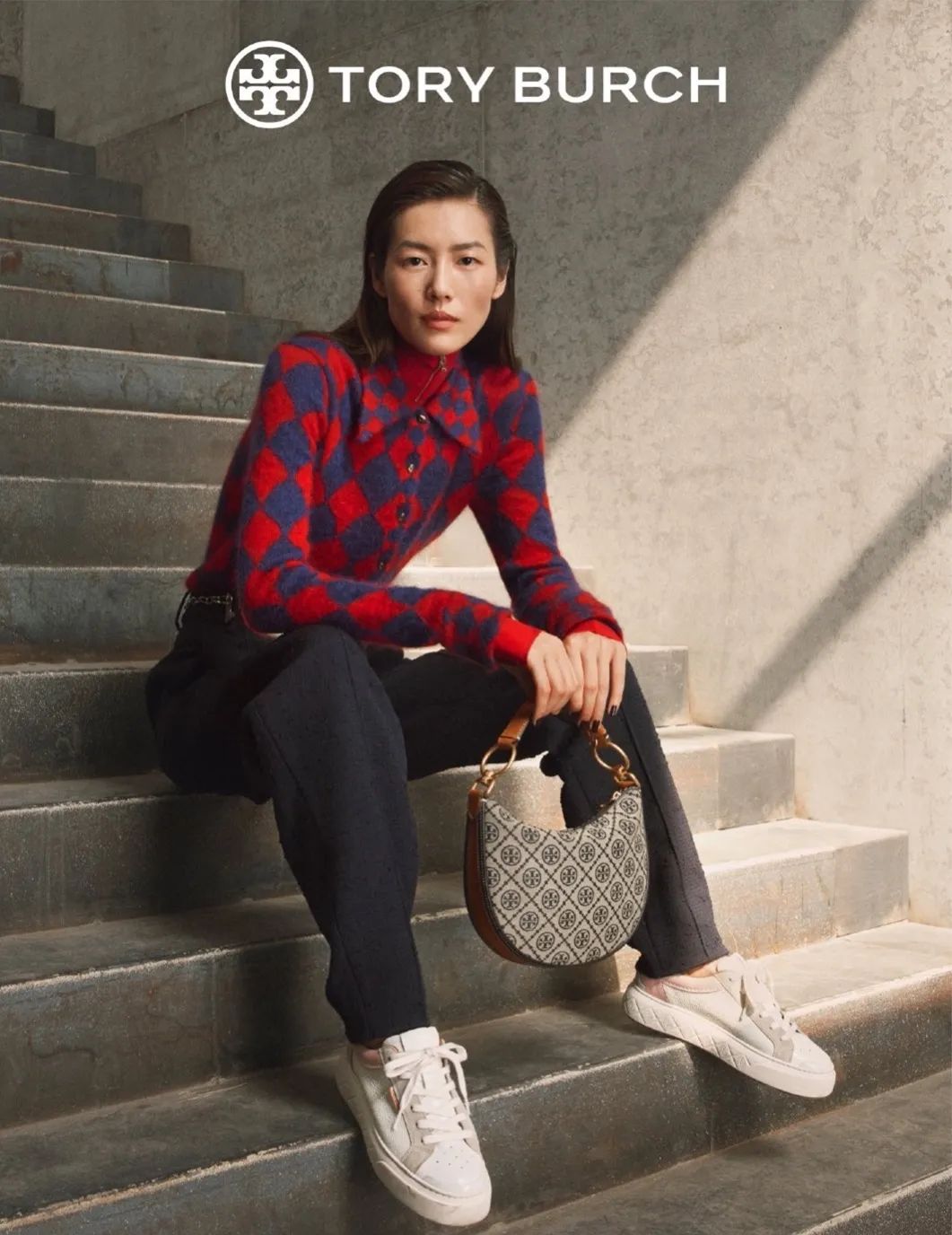 ​UR正式入驻速卖通；安踏上半年收入首次超过Nike中国｜行业热点