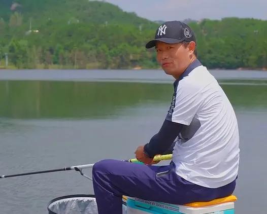 邓刚直播说渔具,邓刚直播聊渔具行业