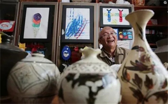 七旬老人50年收藏千万,老人痴迷古玩