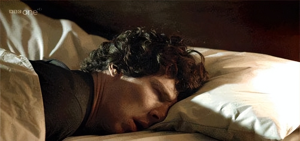 为什么鬼压床脚动一动就可以缓解,梦到鬼压床动不了什么意思