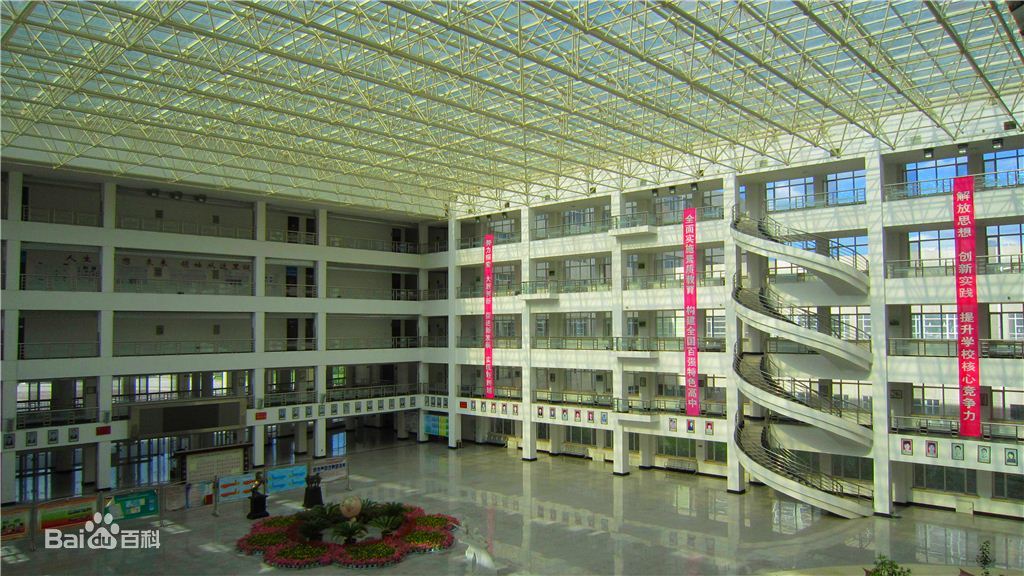 大庆铁人中学与大庆实验中学高考成绩分析，2022高考谁更出色？