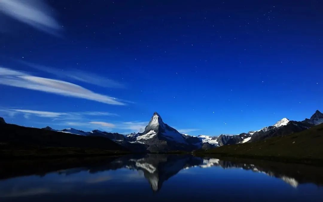 四年级下册的我的自画像作文范文,我的自画像作文四年级优秀范文