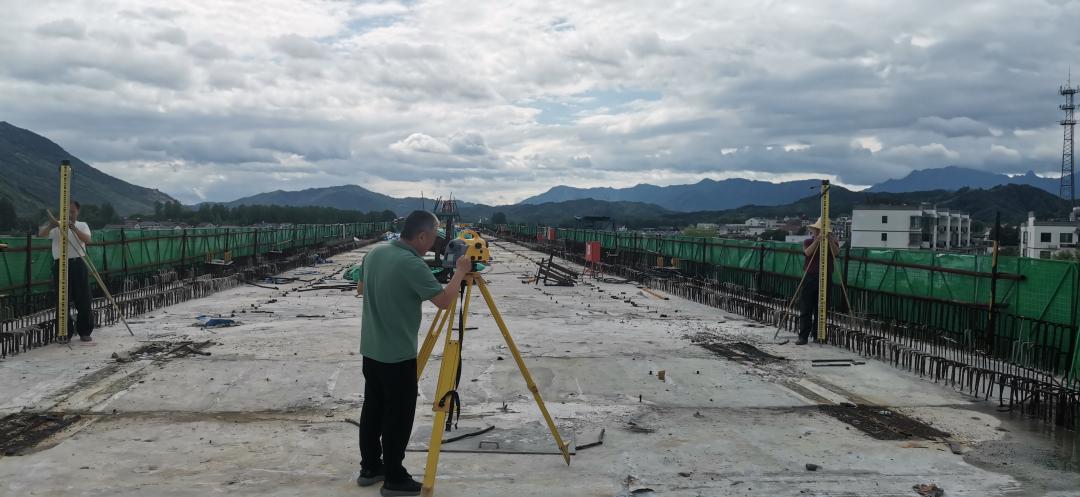 怎么在现场测量水准仪误差,水准仪测量误差原因及消除方法