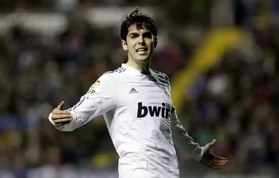 卡卡c罗梅西世界足球先生合影,卡卡梅西c罗最佳11人