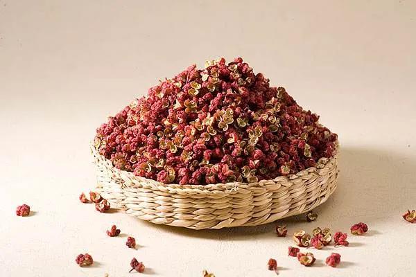 这味香辛料助阳散寒，“阳康”后喉咙不适可以试一试